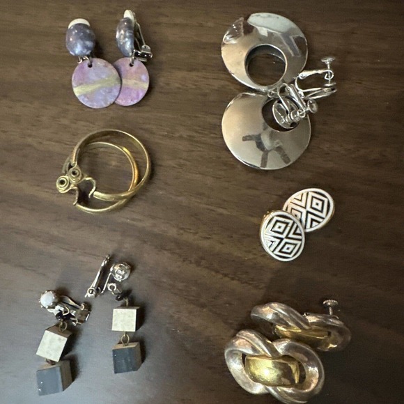 Lot (16) Vintage Clip On + Screw Back Earrings: Beaded Cluster Dangle More! - Picture 3 of 16